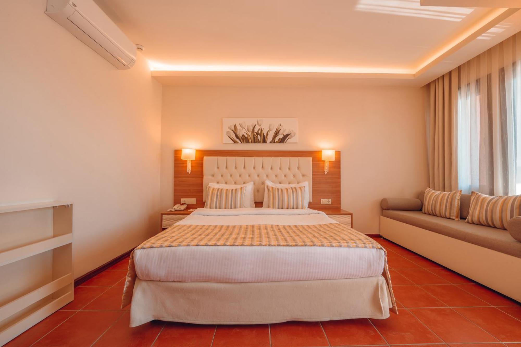 Sundia By Liberty Suncity Oludeniz Exterior photo