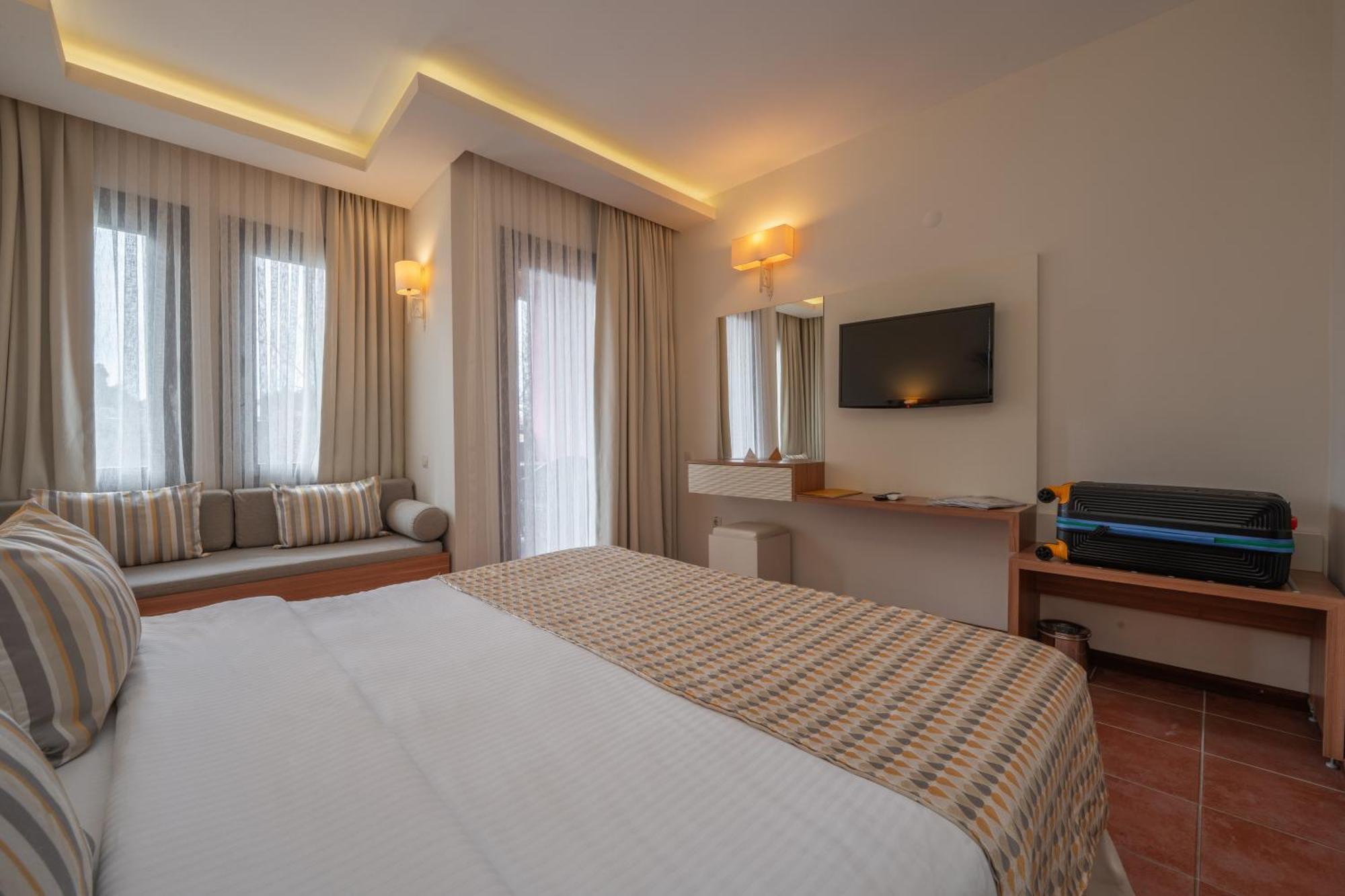 Sundia By Liberty Suncity Oludeniz Exterior photo
